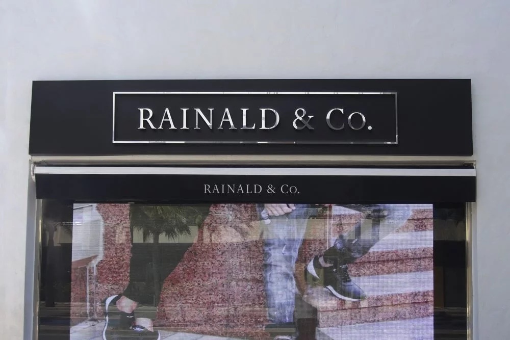 Storefront Signs in Indianapolis