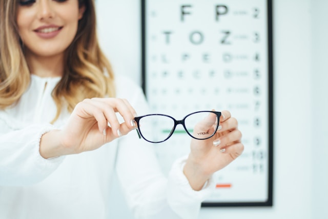 eye exam crowfoot